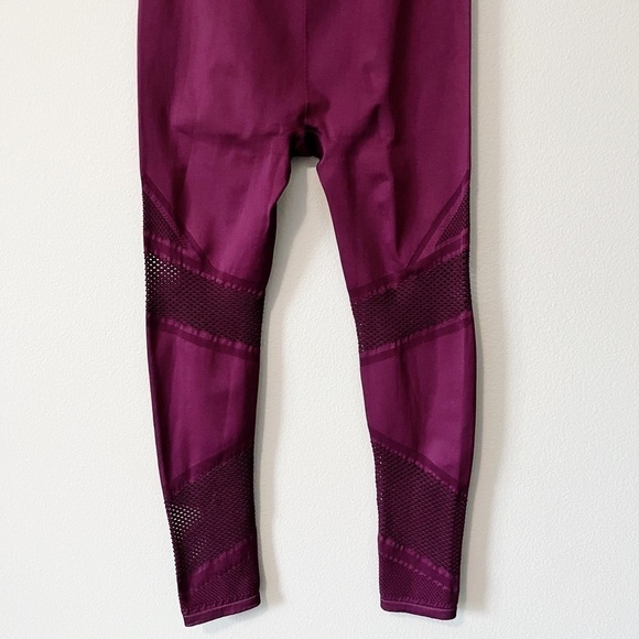Fabletics Mosaic High Waist 7/8 Seamless Leggings Burgundy Size Small Mesh EUC - Picture 10 of 13